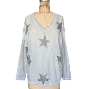 Brand Bazar Gray Star Print V-Neck Top 
Size M